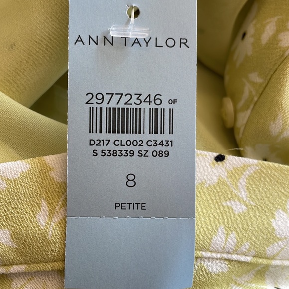 Lime ruffle sleeve dress - Picture 3 of 3